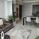 Apartment Stylish Loft - Skyline View In Onix Bucharest