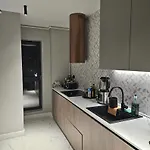 Stylish Loft - Skyline View In Onix