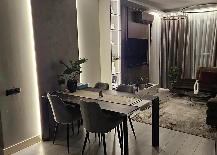 Stylish Loft - Skyline View In Onix *